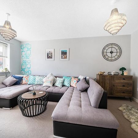 Stylish 3 Bed House, Large Garden, Parking, Wifi - Esho Stays 코번트리 외부 사진