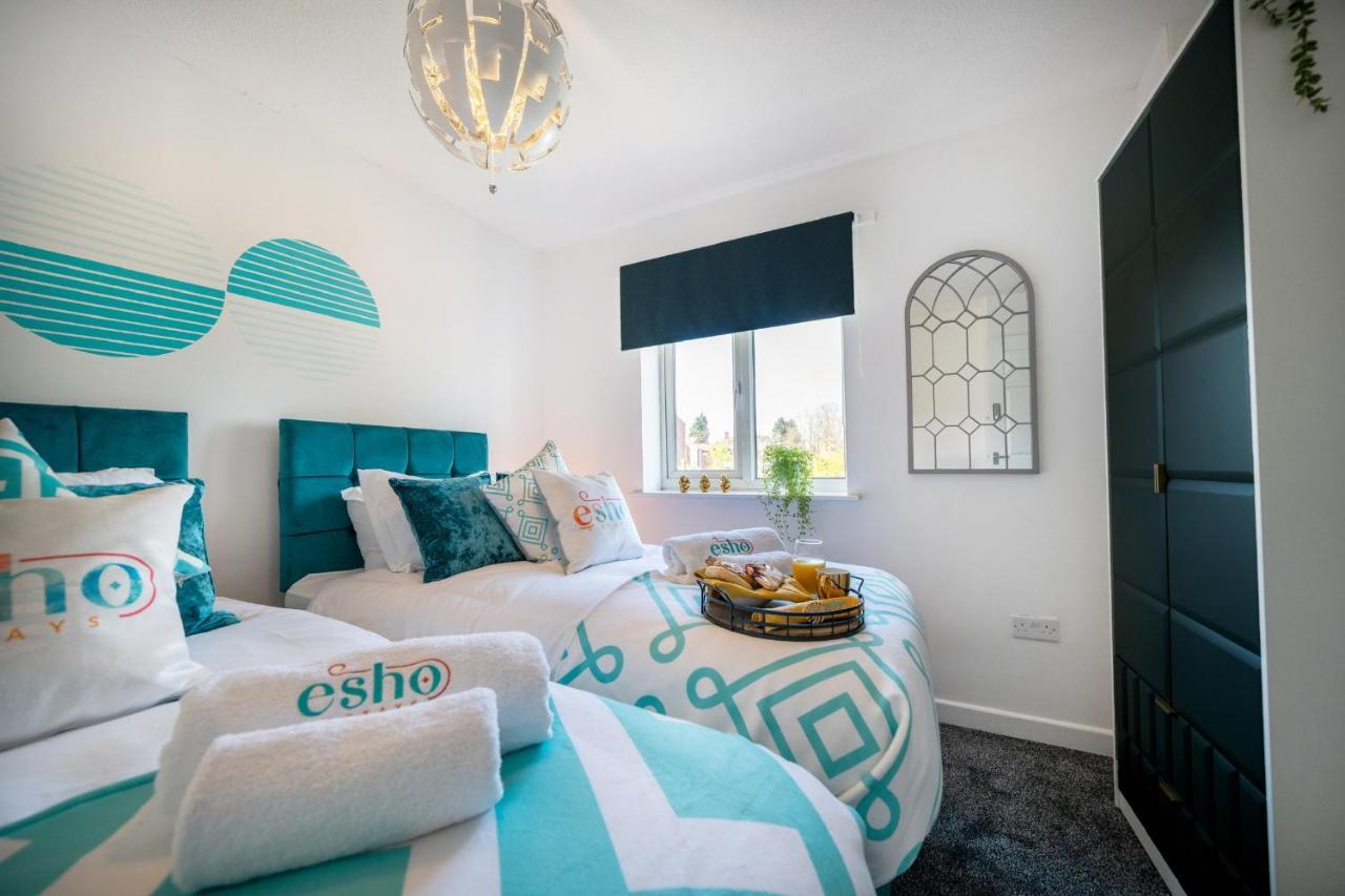 Stylish 3 Bed House, Large Garden, Parking, Wifi - Esho Stays 코번트리 외부 사진