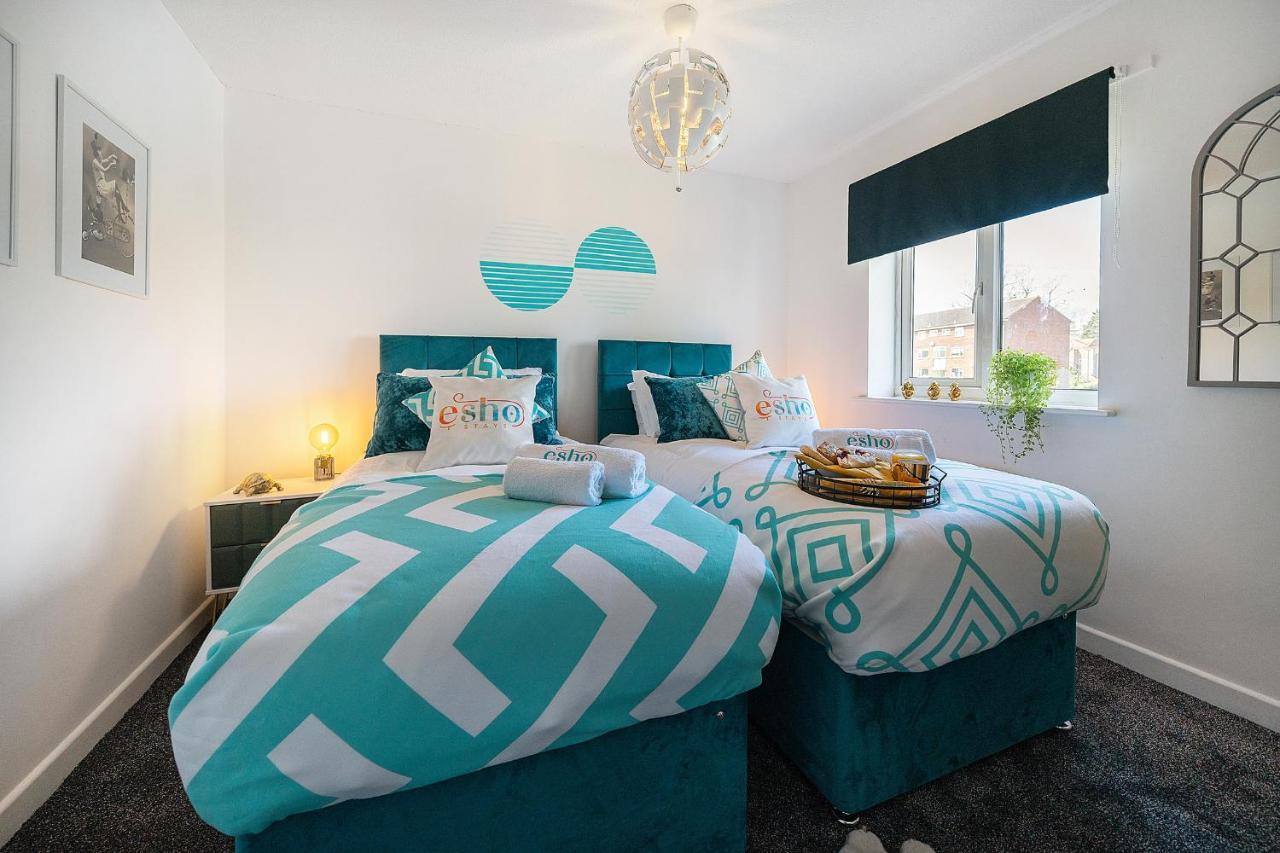 Stylish 3 Bed House, Large Garden, Parking, Wifi - Esho Stays 코번트리 외부 사진