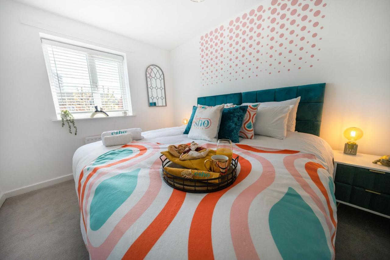 Stylish 3 Bed House, Large Garden, Parking, Wifi - Esho Stays 코번트리 외부 사진