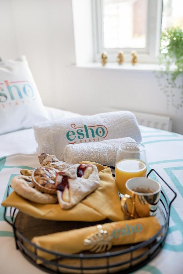 Stylish 3 Bed House, Large Garden, Parking, Wifi - Esho Stays 코번트리 외부 사진