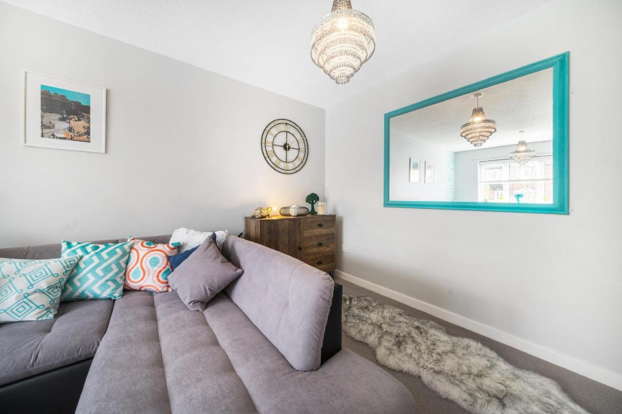 Stylish 3 Bed House, Large Garden, Parking, Wifi - Esho Stays 코번트리 외부 사진